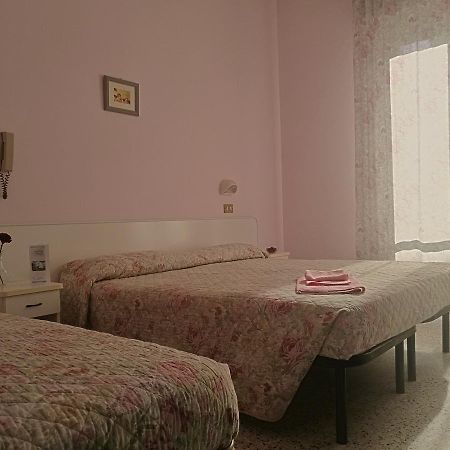 Hotel Villa Donati Viserbella di Rimini Екстериор снимка