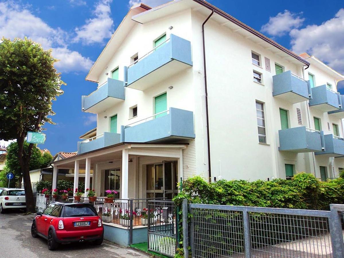 Hotel Villa Donati Viserbella di Rimini Екстериор снимка